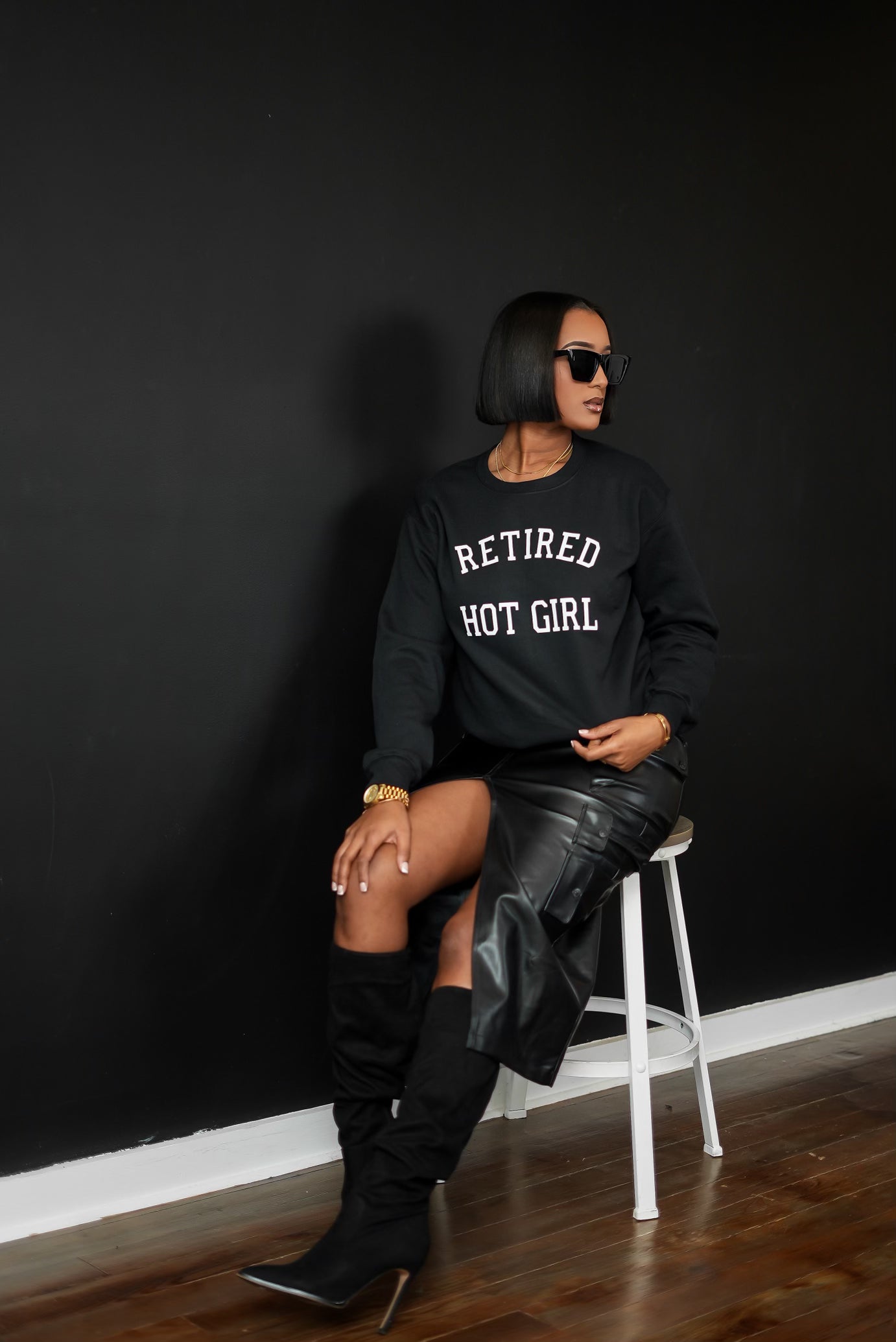 Retired Hot Girl Sweatshirt Black Golden Chic