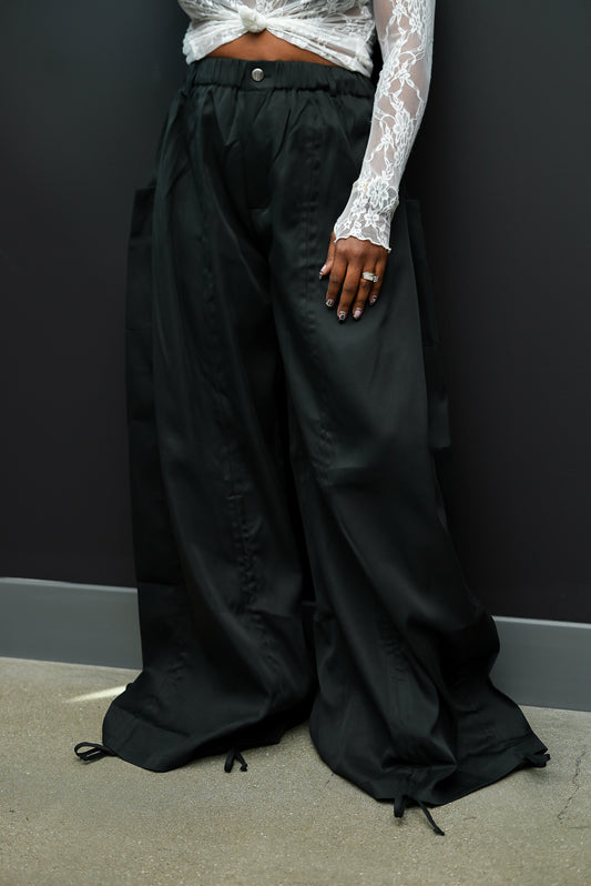 Let it Flow Ruched Pants (Black)