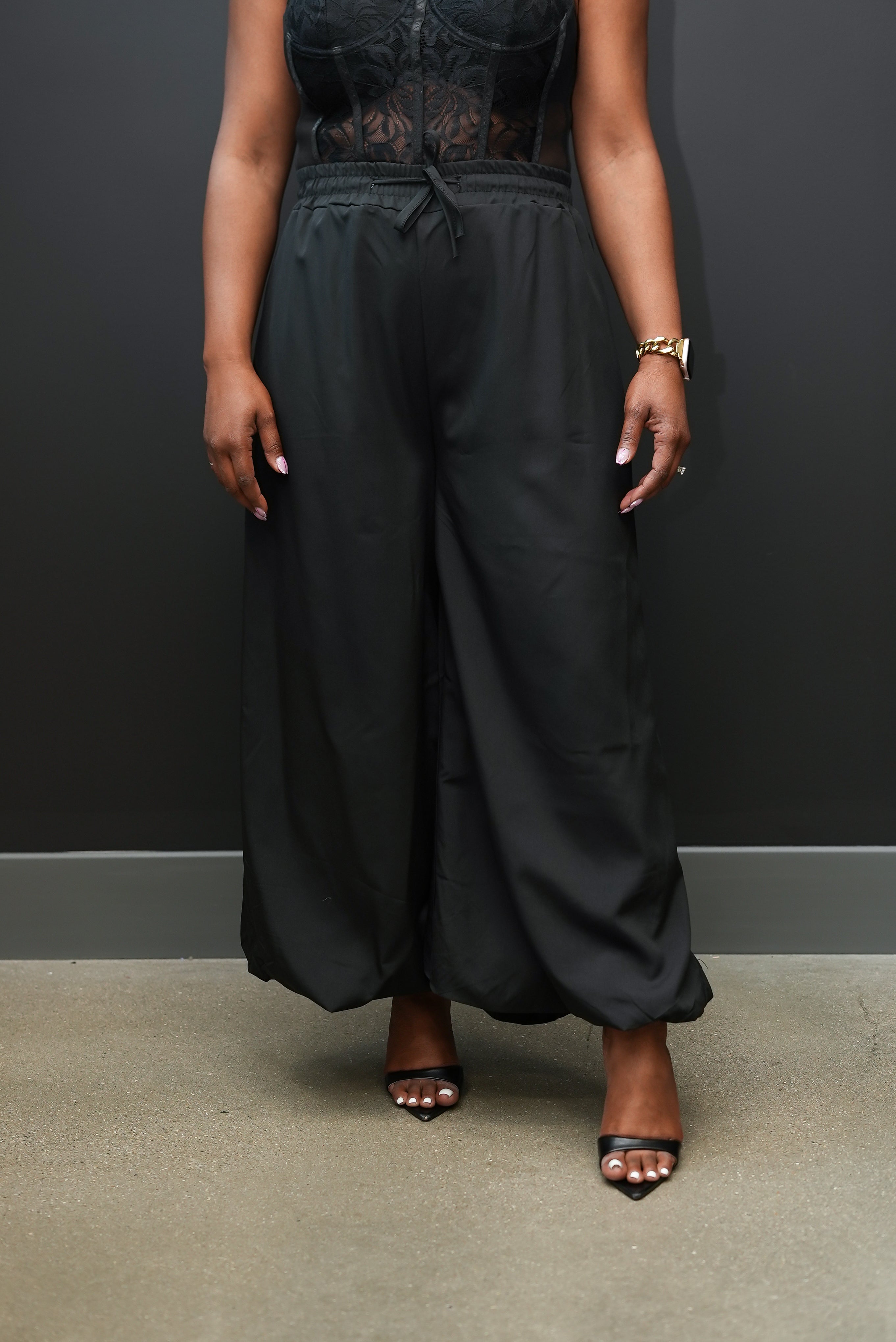 Flowy Wide-Leg Palazzo Ankle Pants (Black)