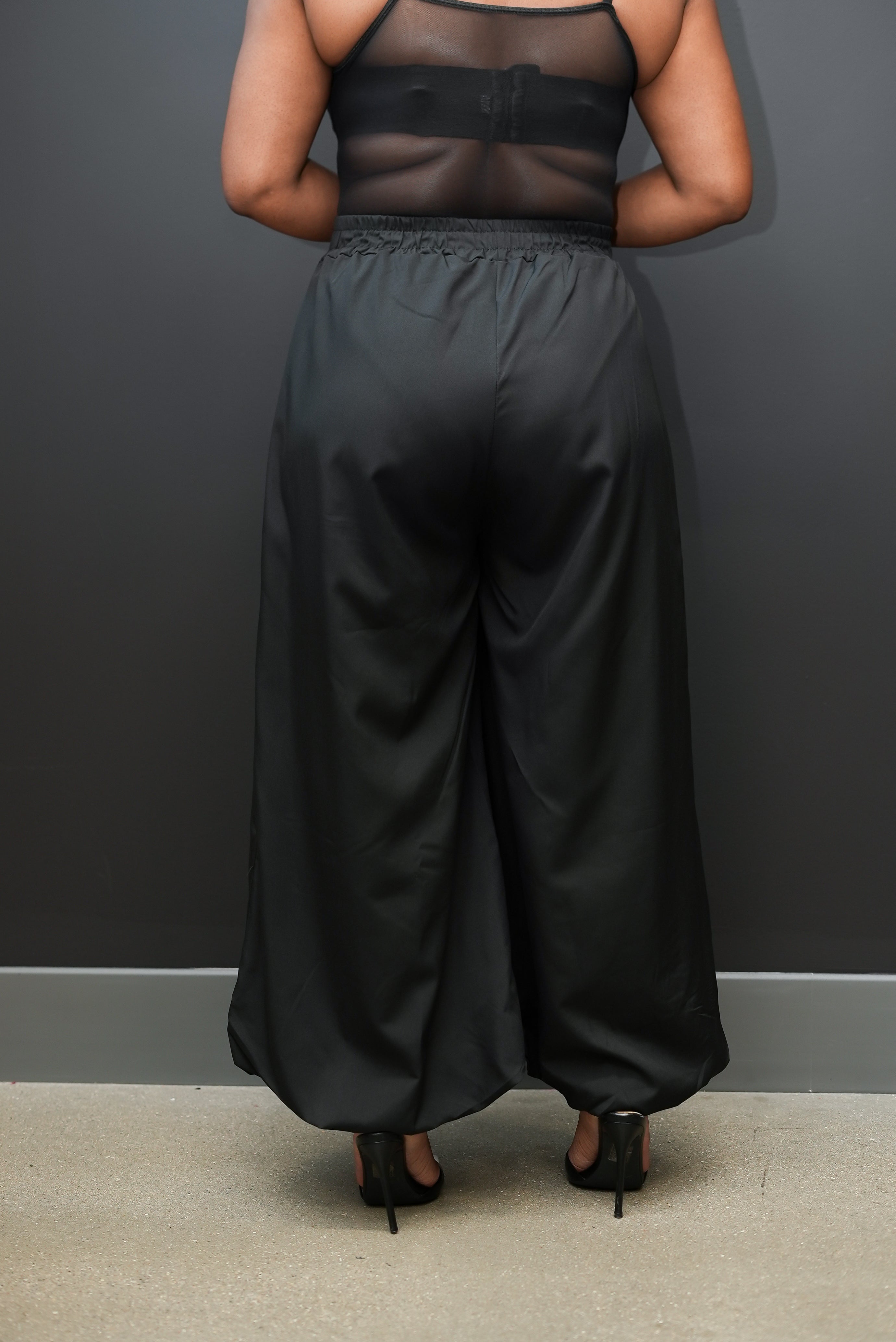 Flowy Wide-Leg Palazzo Ankle Pants (Black)