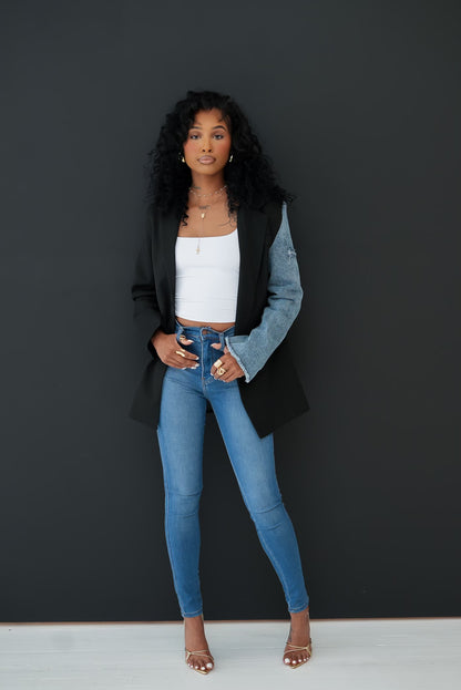 Mixing business with denim boyfriend blazer (black)