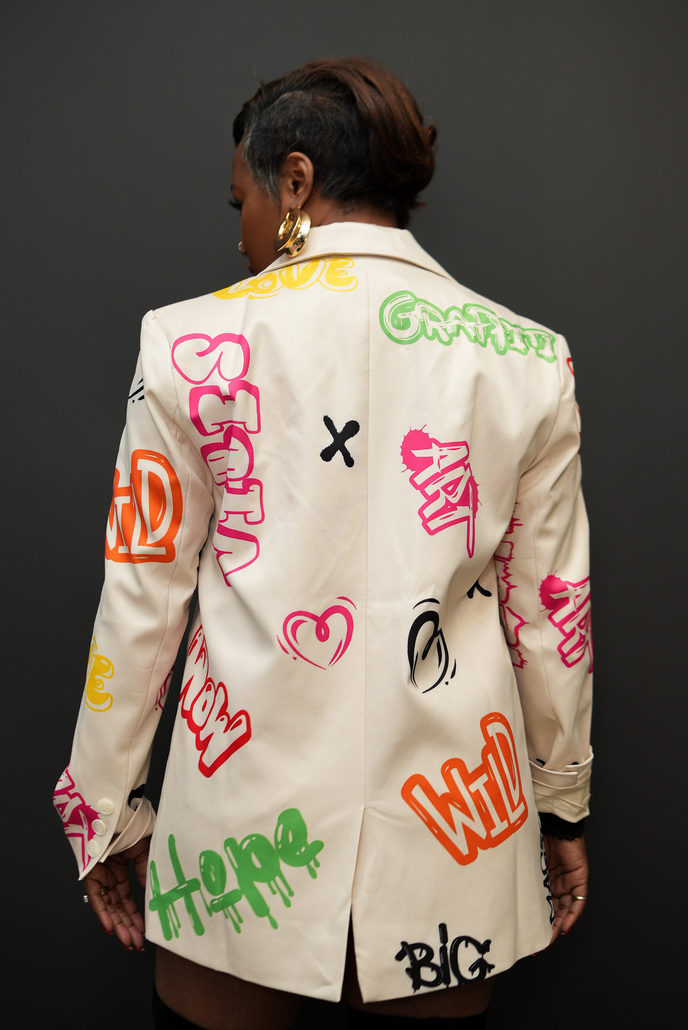 Graffiti Glam Boyfriend Blazer (sand)
