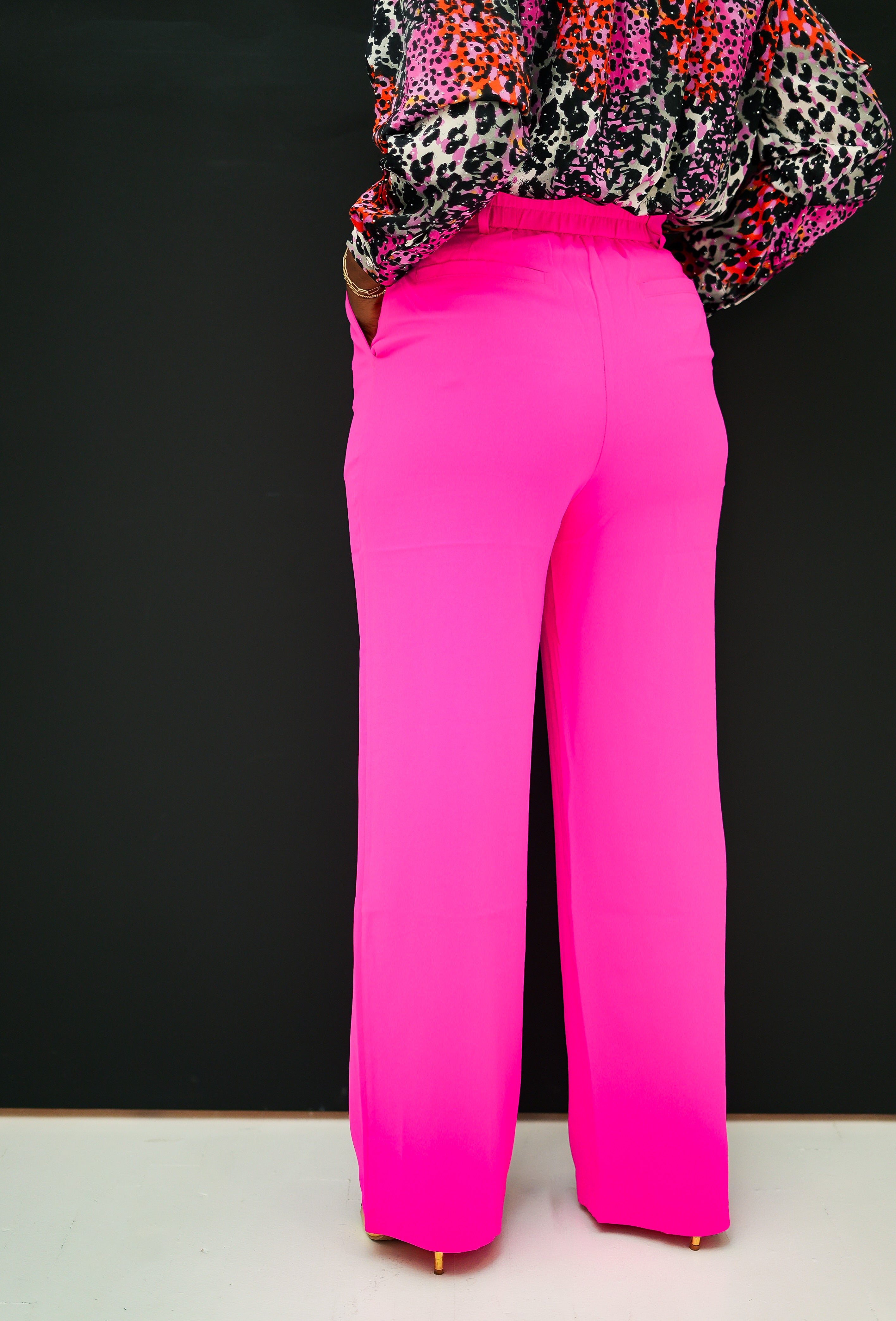The ultra pink trouser